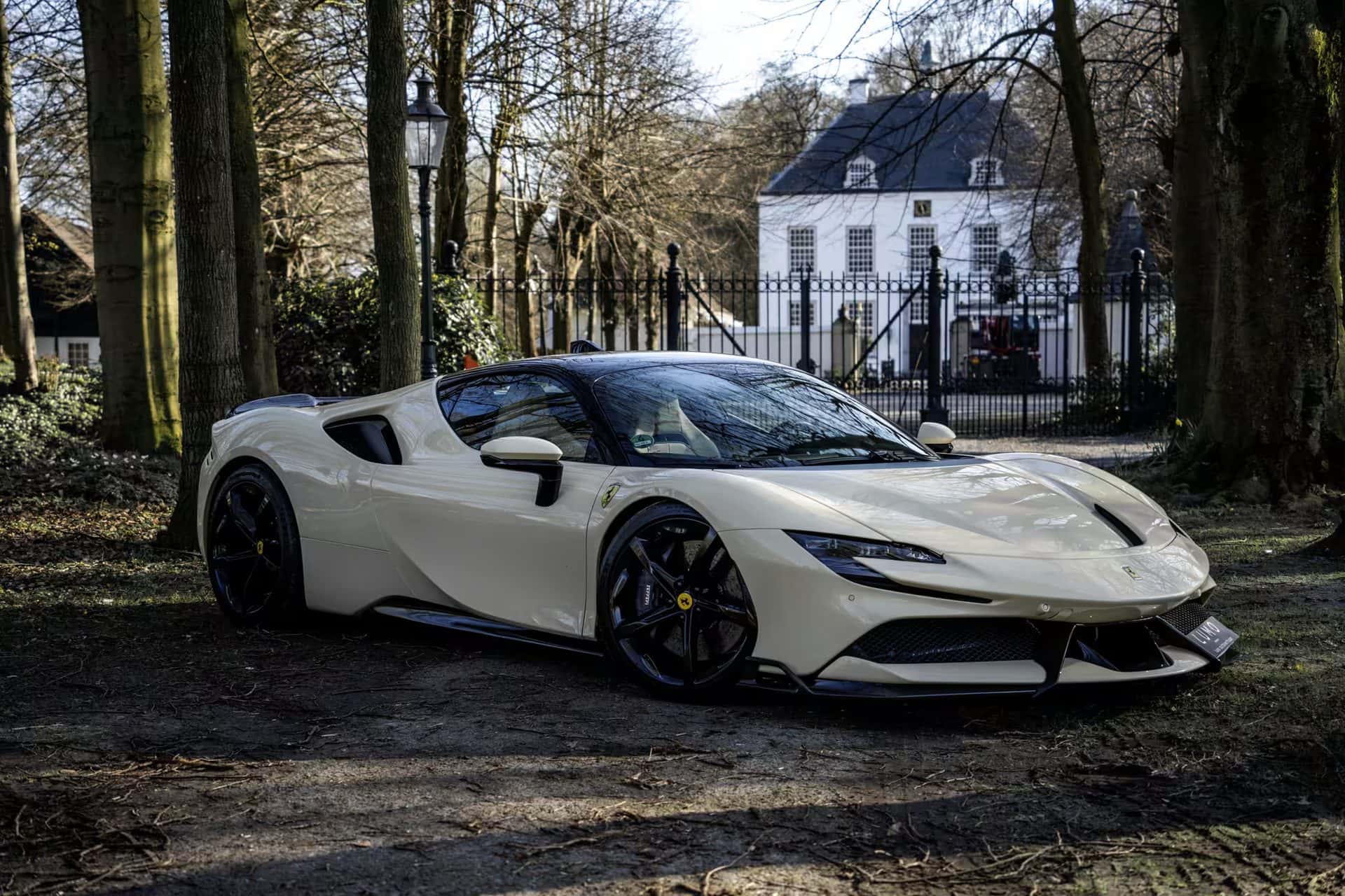 Ferrari SF90 Stradale Novitec rental Breda/Dongen, Lumoluxeautoverhuur