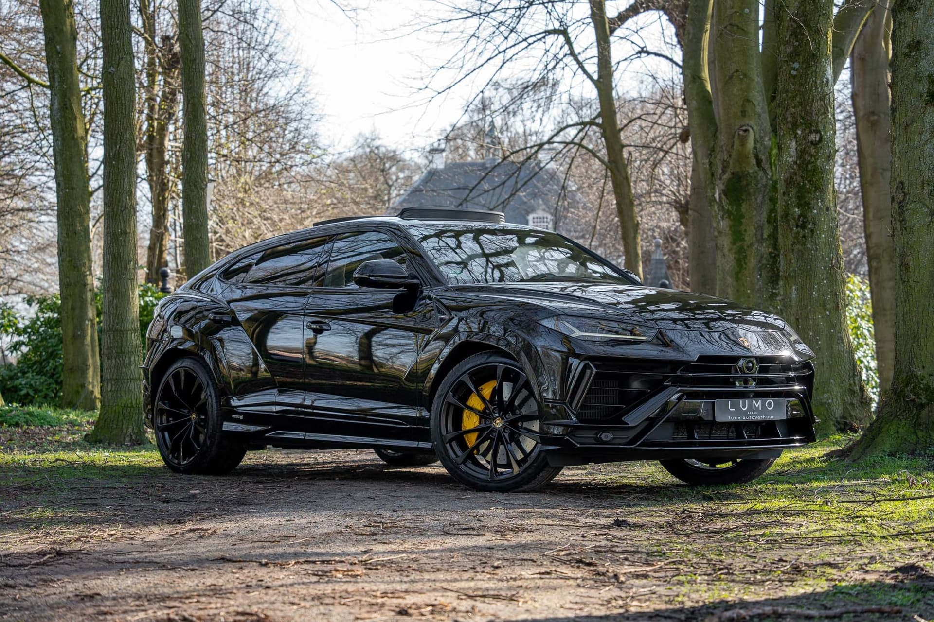 Lamborghini Urus S huren Rotterdam — Lumoluxeautoverhuur