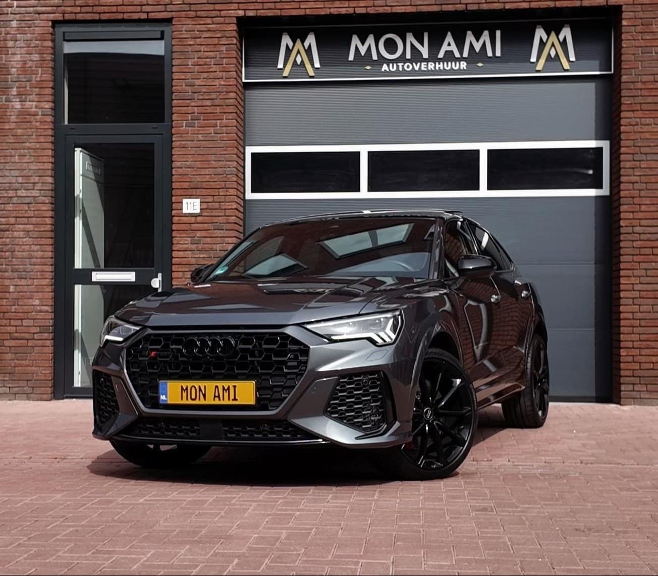 Audi RSQ3 Sportback huren Gouda — Mon Ami Autoverhuur