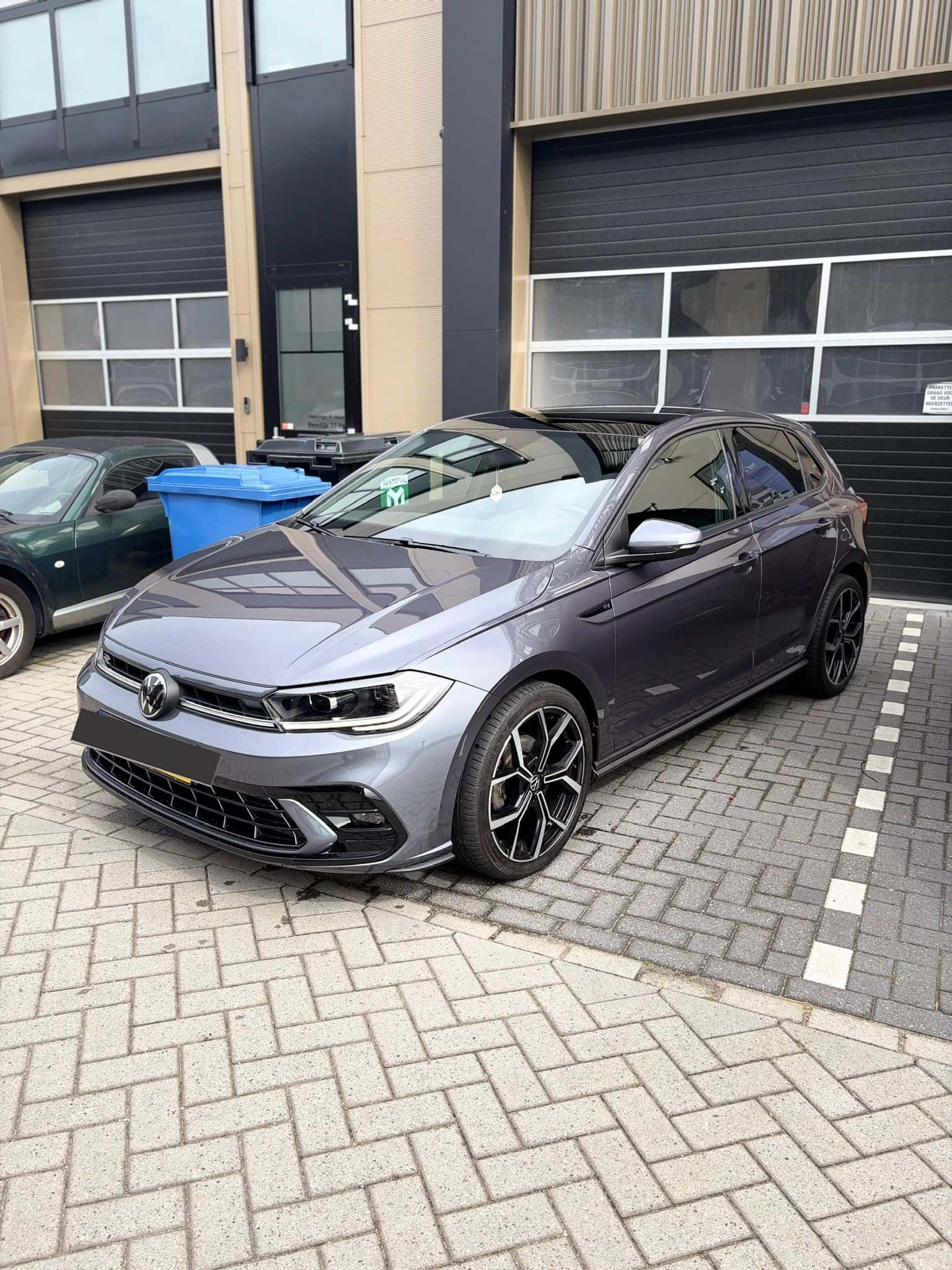 Volkswagen Polo R-Line huren Rotterdam — Money Quest Autoverhuurbedrijf