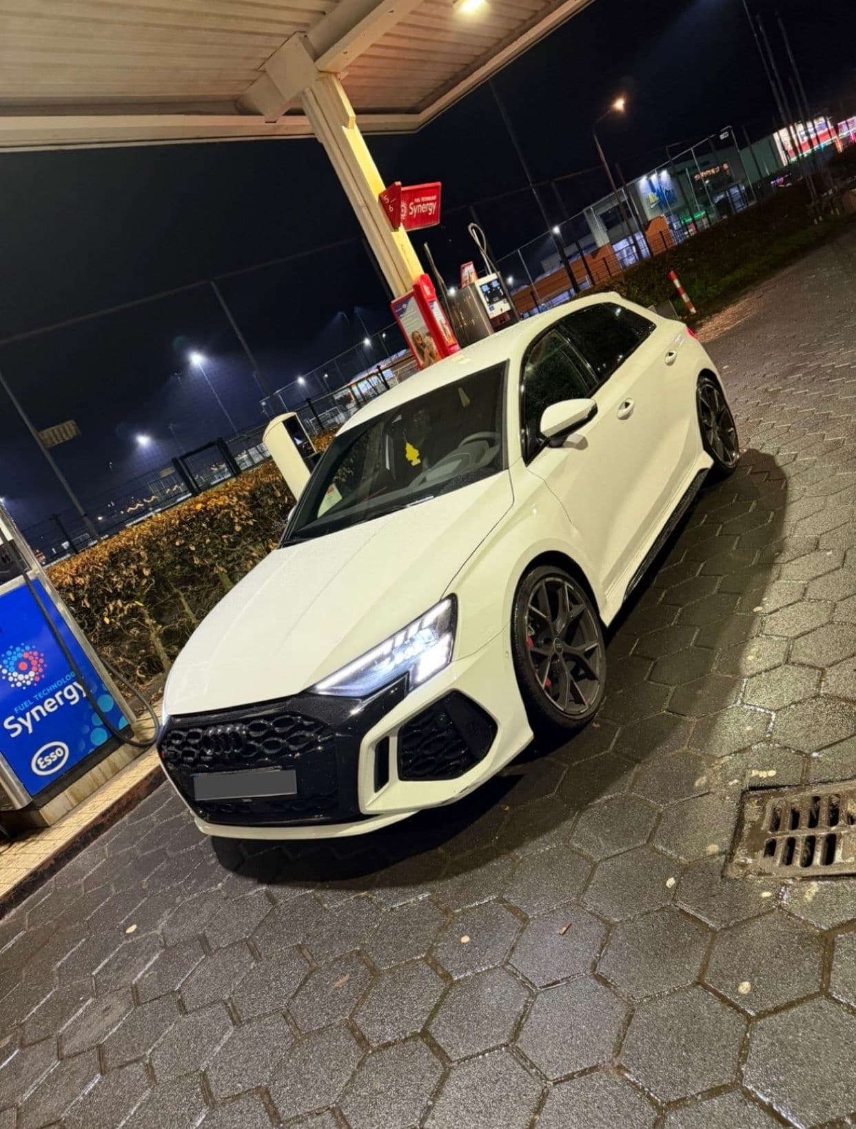 Audi RS3 Sportback huren Lelystad — MONFRERECARS