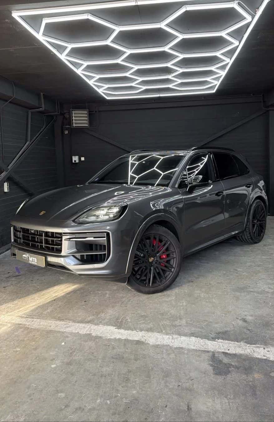 Porsche Cayenne S huren Lelystad