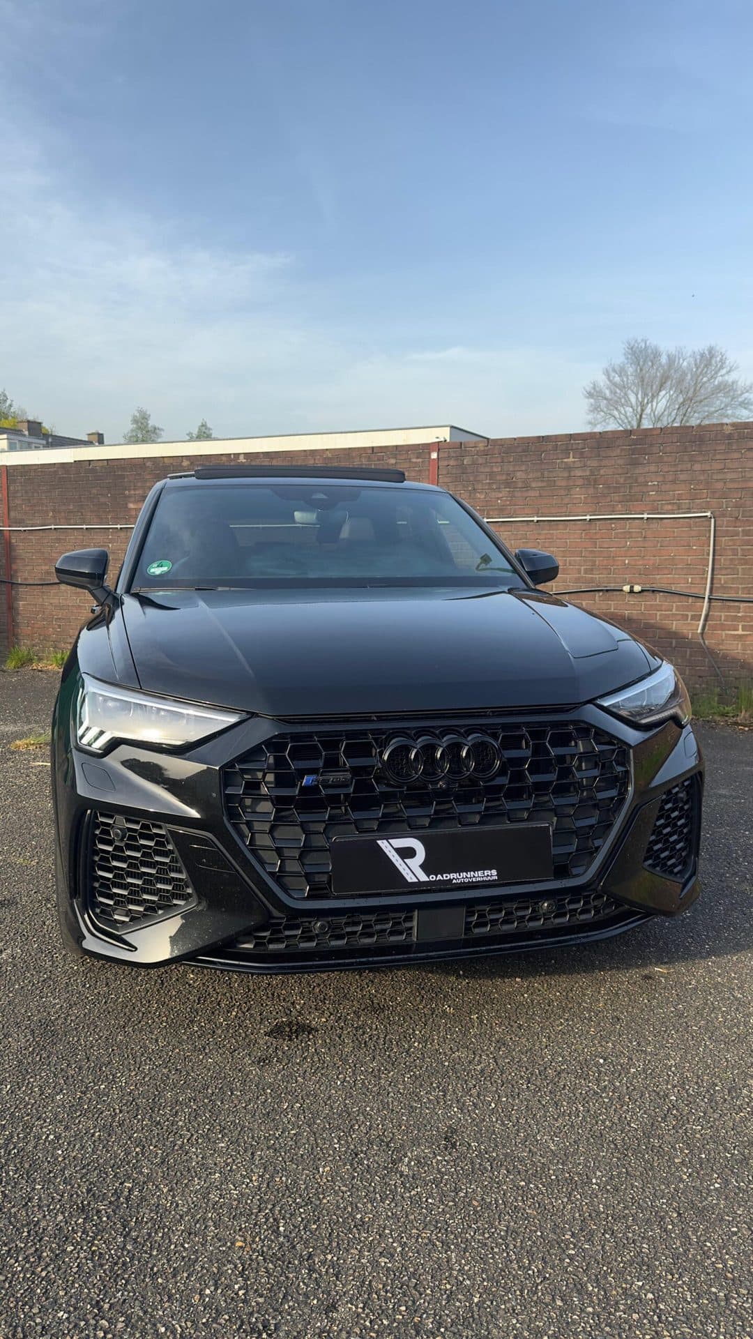Audi RSQ3 Sportback huren Den Haag — Roadrunners Autoverhuur
