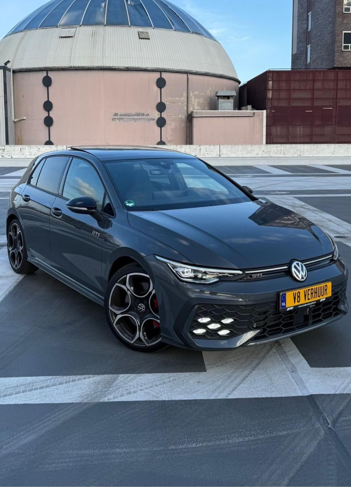 Volkswagen Golf 8.5 GTI huren Rotterdam — V8 Autoverhuur