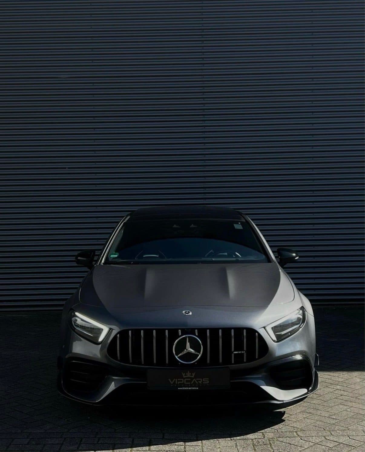 Mercedes-AMG A45 S huren Rotterdam — VIP CARS Autoverhuur