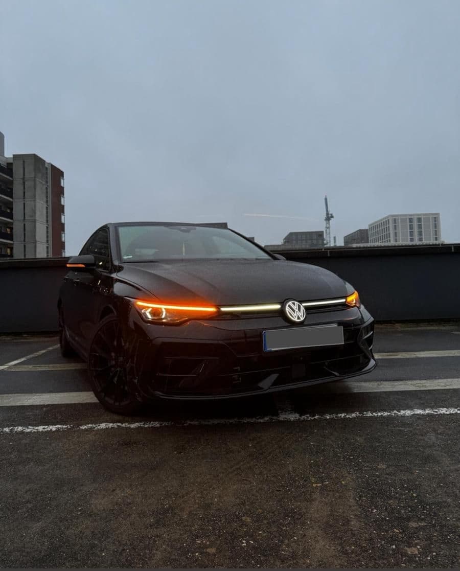 Volkswagen Golf 8.5R Black Edition huren Amsterdam — Westside Rental Cars