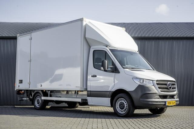 Mercedes-Benz bakwagen (Laadklep) huren Utrecht — Bostan Autoverhuur