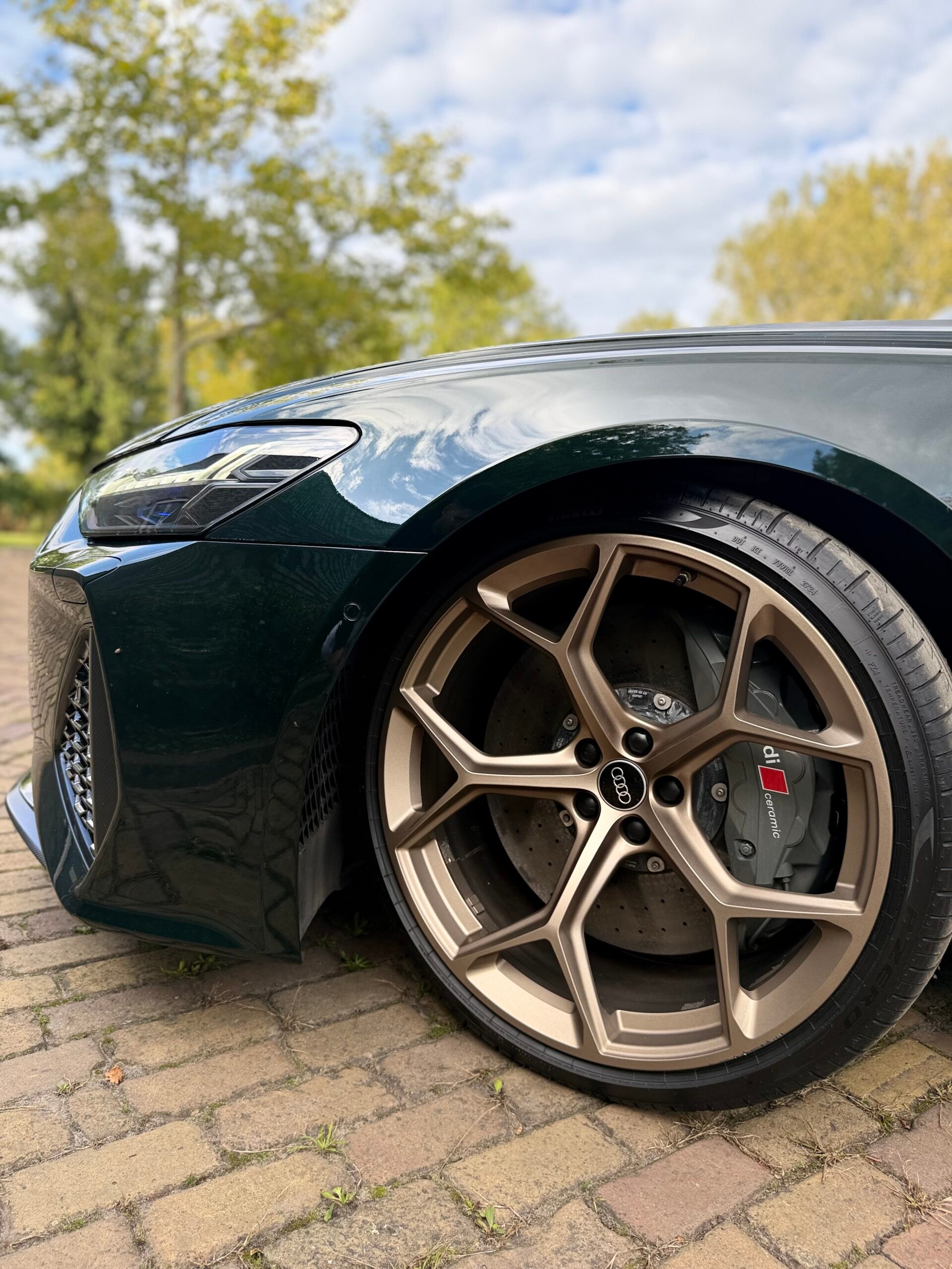 Audi RS6 C8 Avant Performance 8