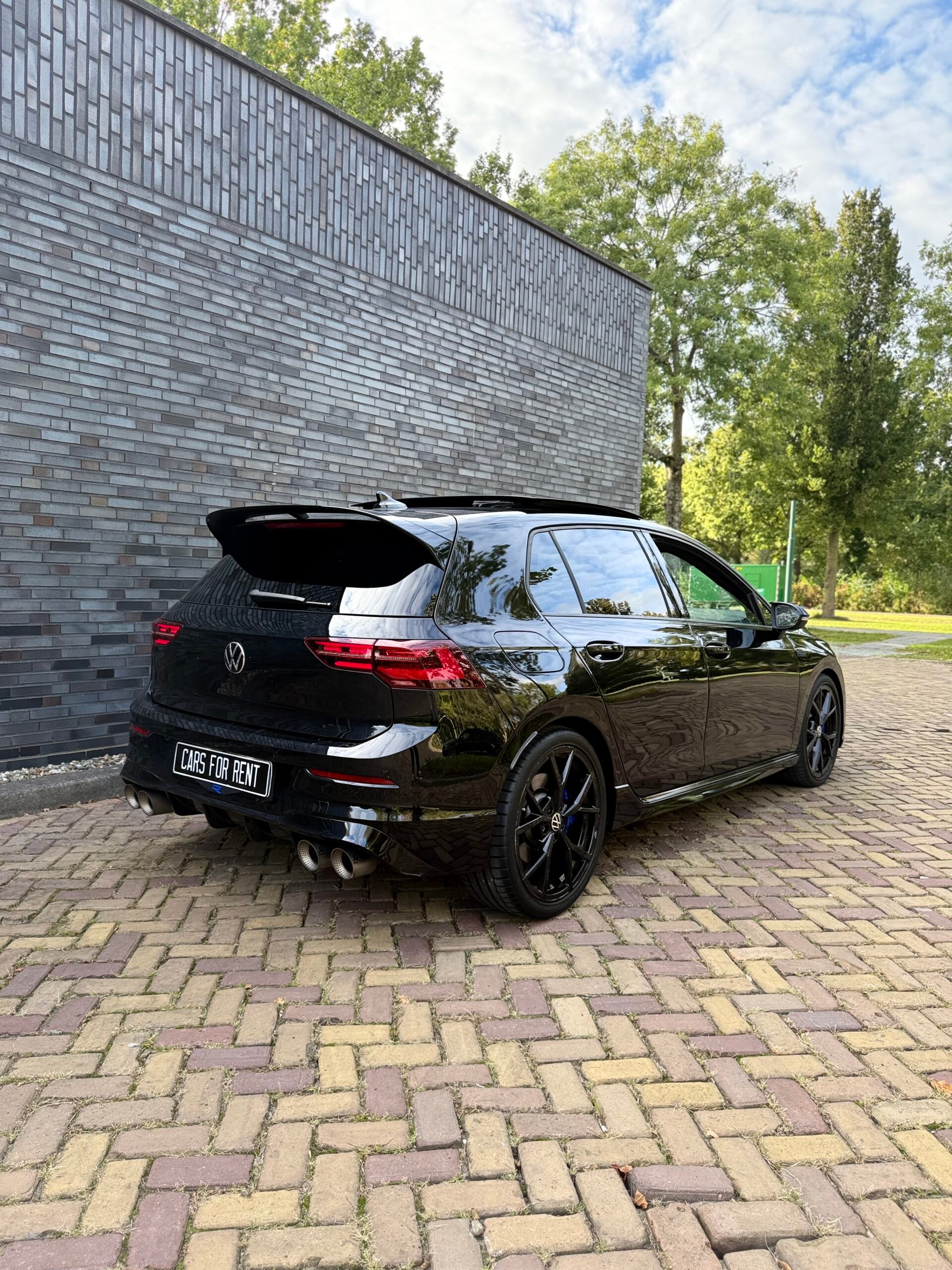 Volkswagen Golf 8 R 20 Years Edition 4