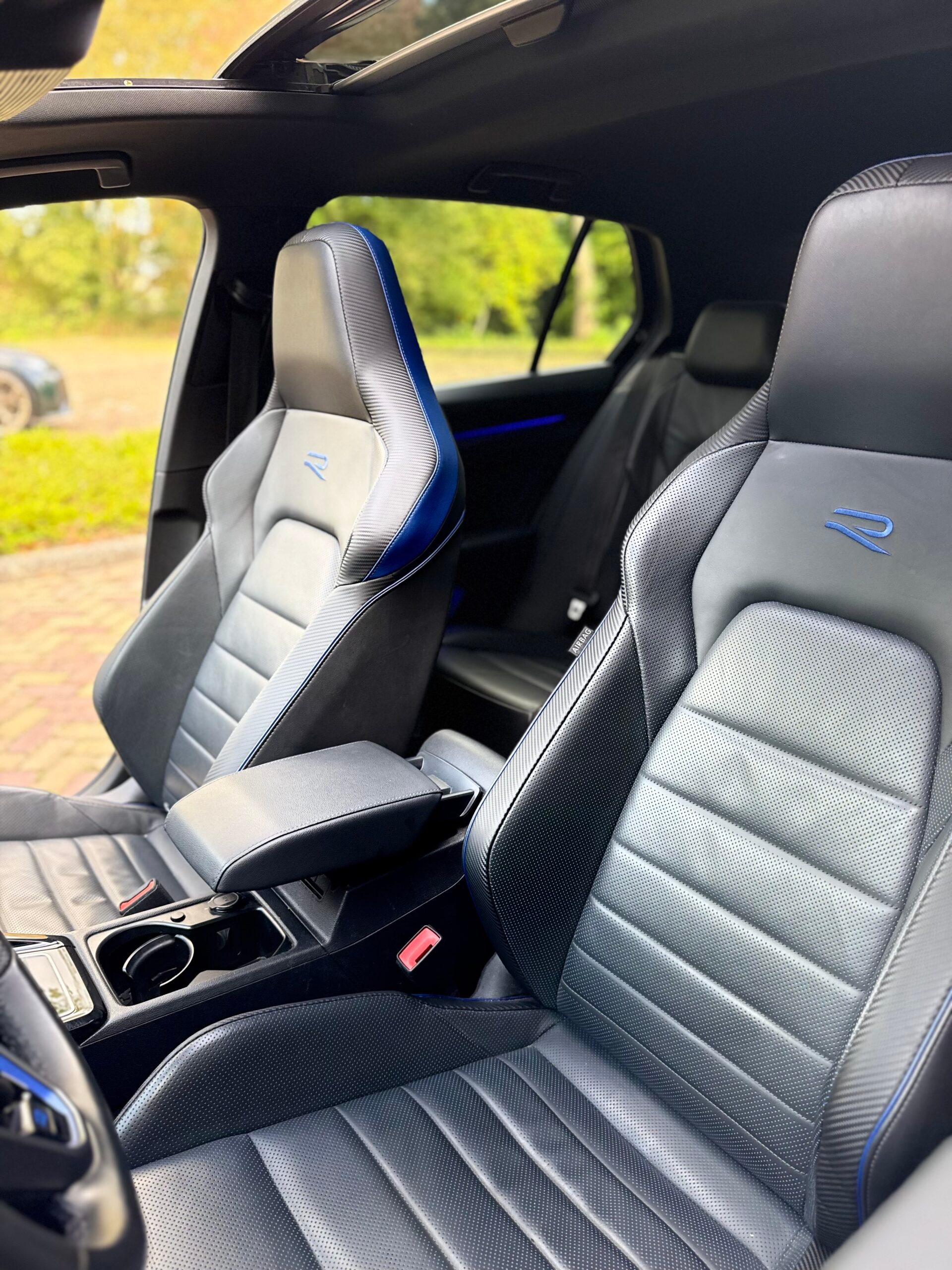 Volkswagen Golf 8 R 20 Years Edition 6