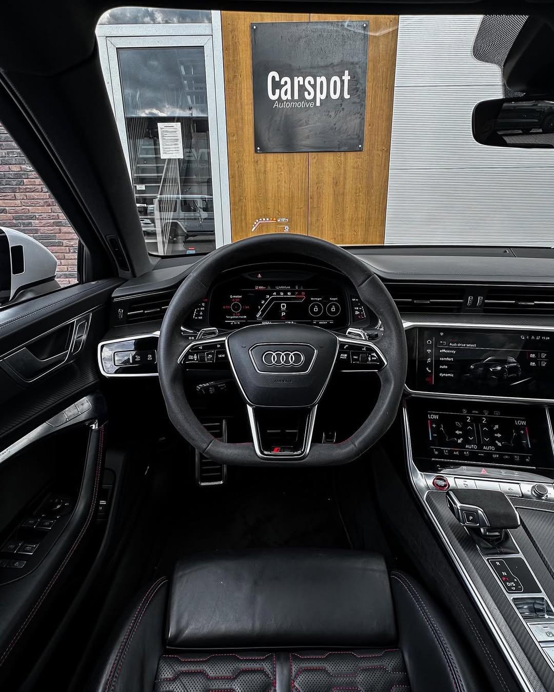 Audi RS6 C8 Avant 4