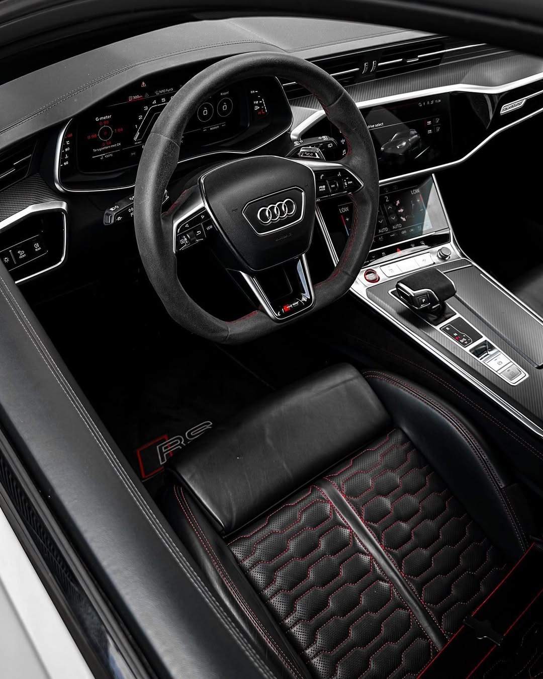 Audi RS6 C8 Avant 5