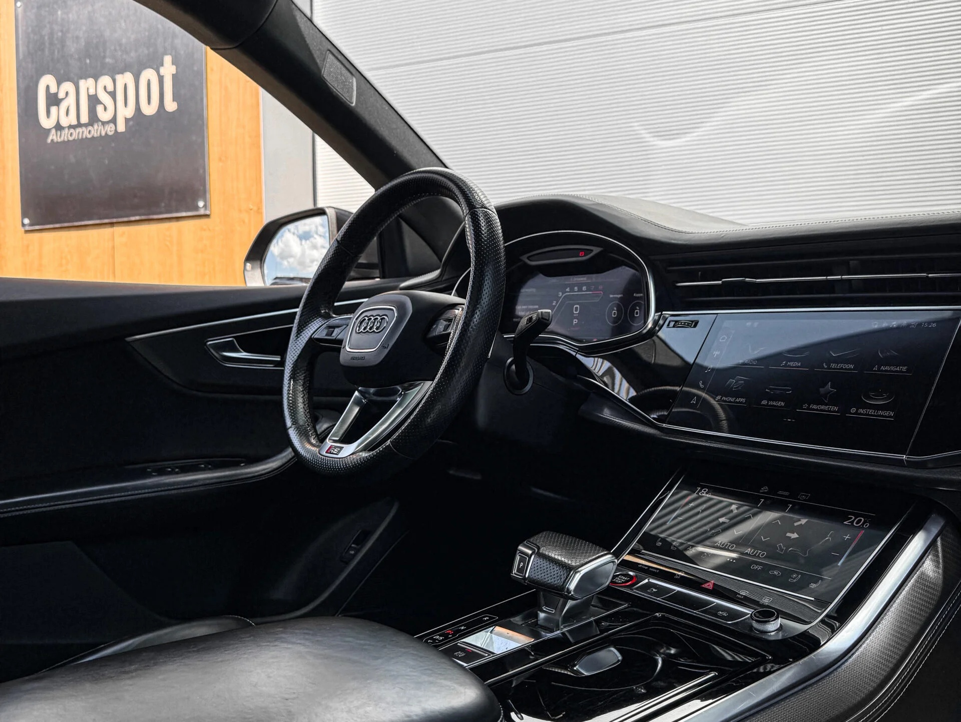 Audi RSQ8 12
