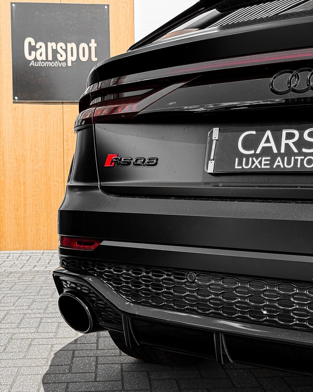 Audi RSQ8 6