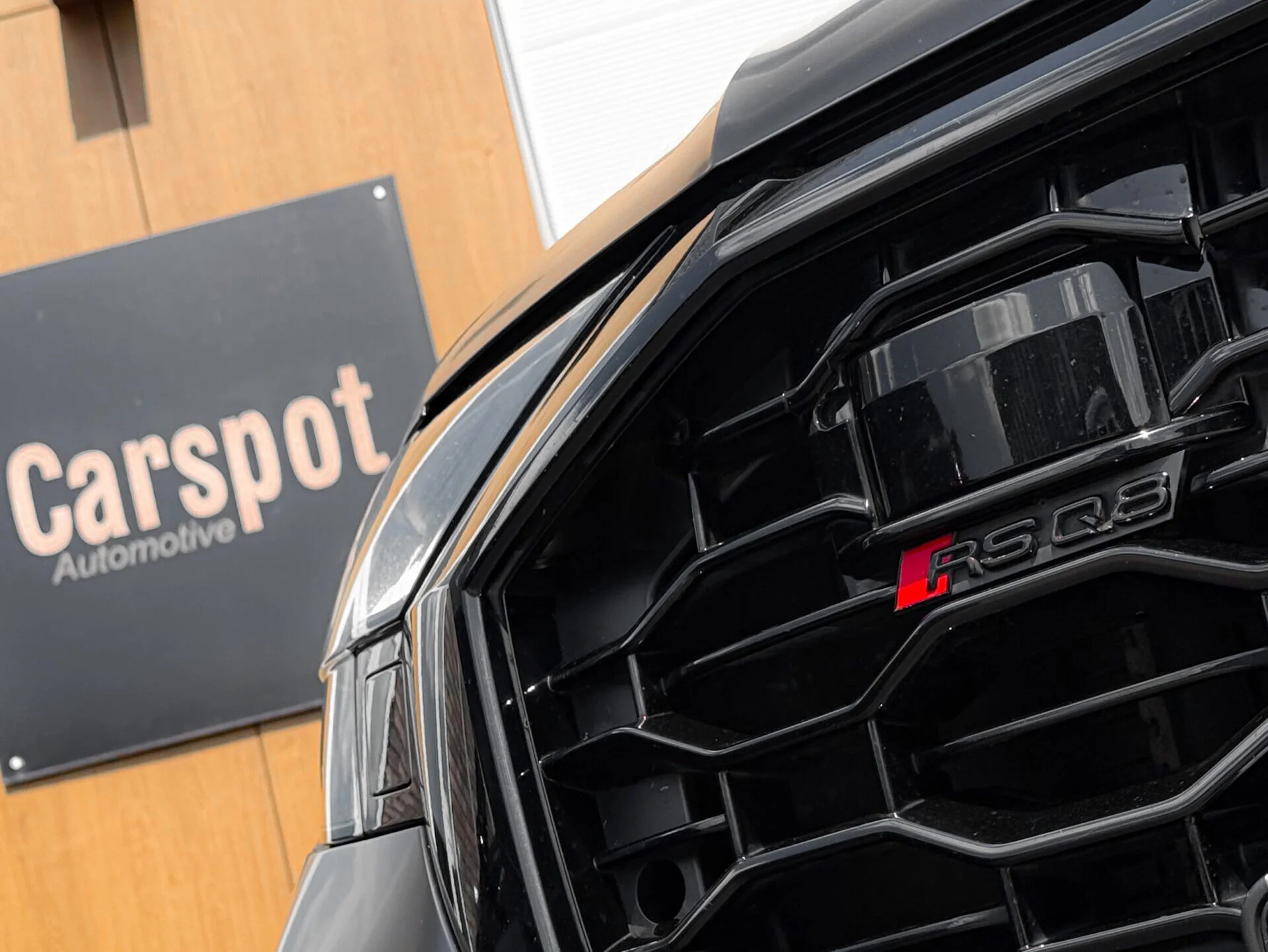 Audi RSQ8 9