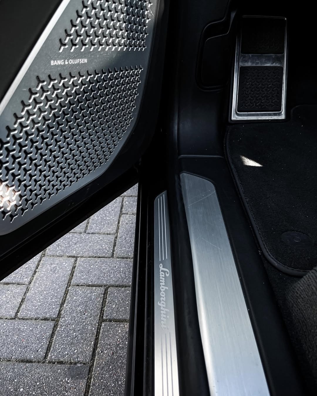 Lamborghini Urus (Rode Accenten) 9