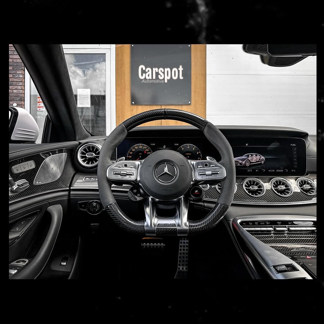 Mercedes-Benz GT63 S AMG 9