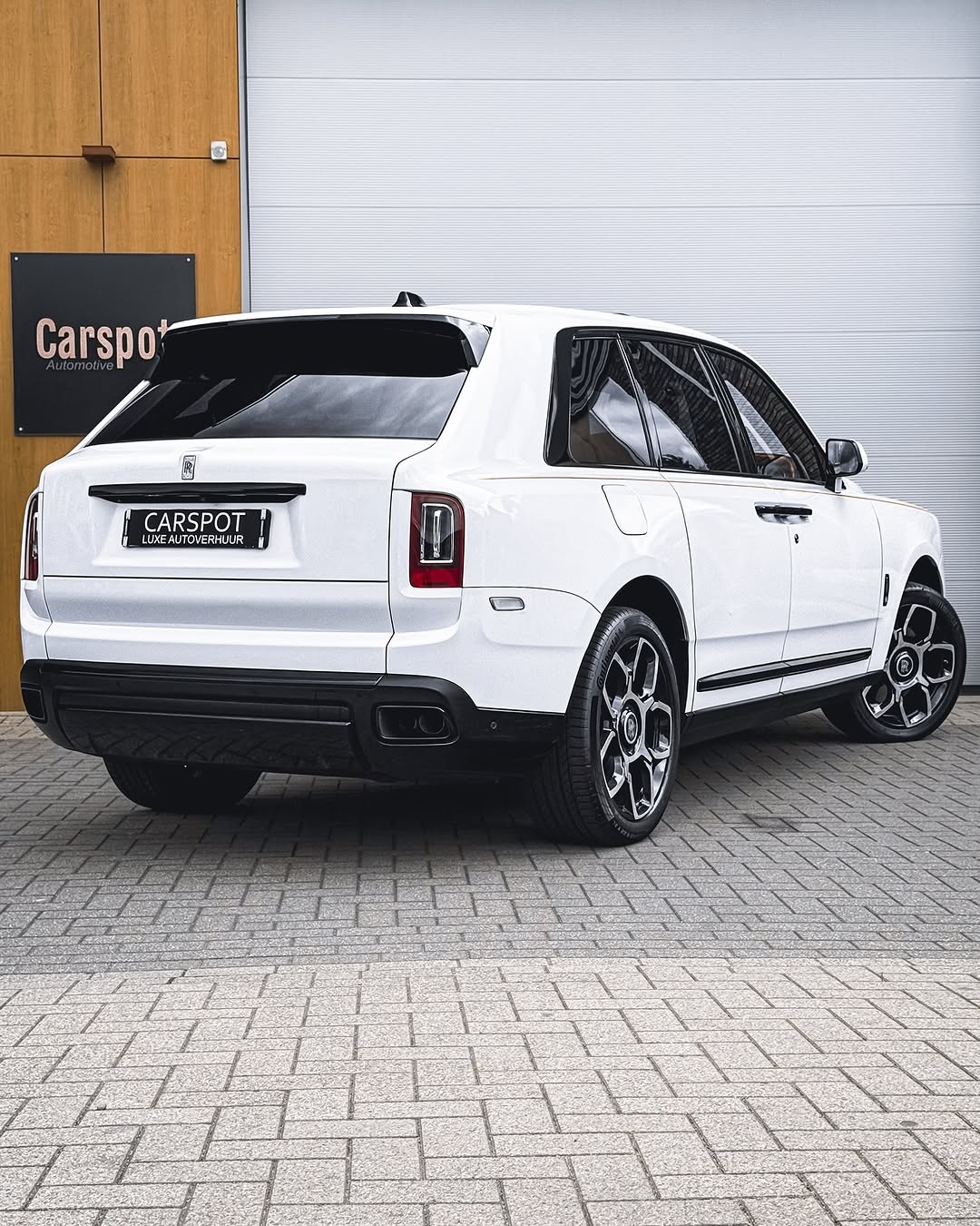 Rolls-Royce Cullinan Black Badge 10