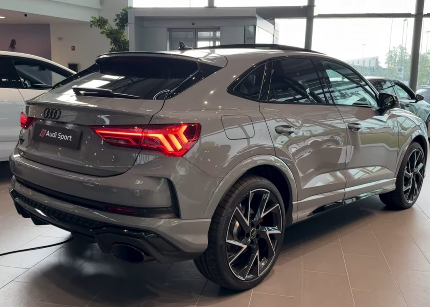 Audi RSQ3 Sportback 4