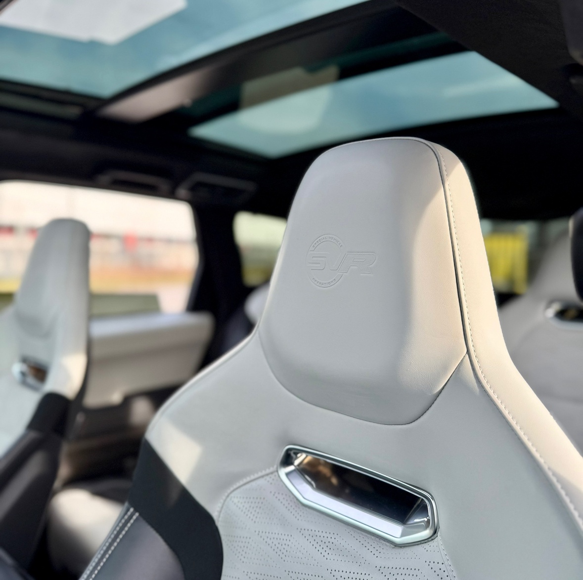 Land Rover Range Rover Sport SVR 2