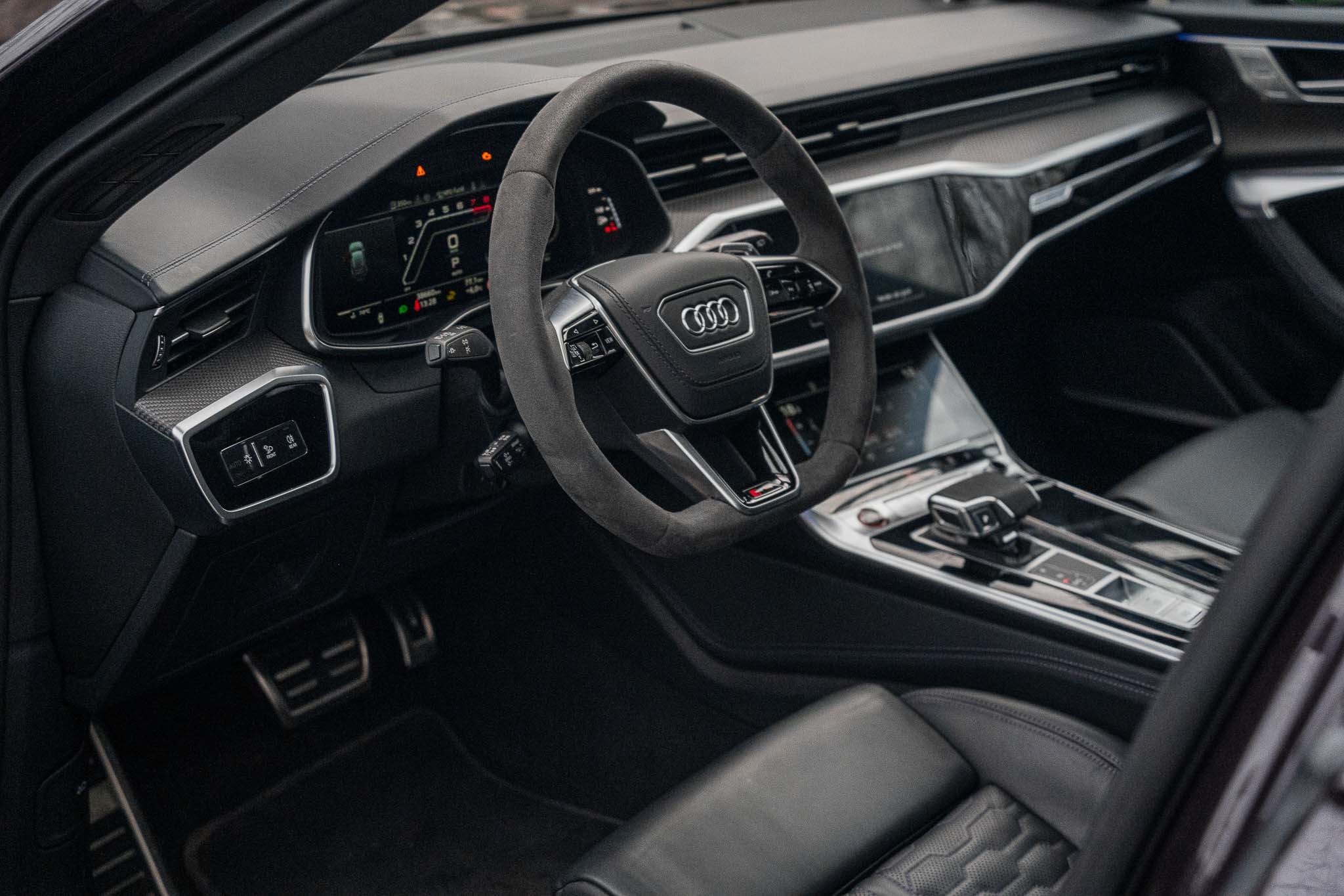 Audi RS6 Avant Performance 8