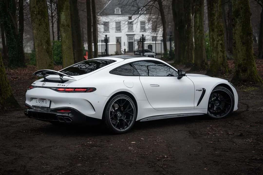 Mercedes-AMG GT63 6