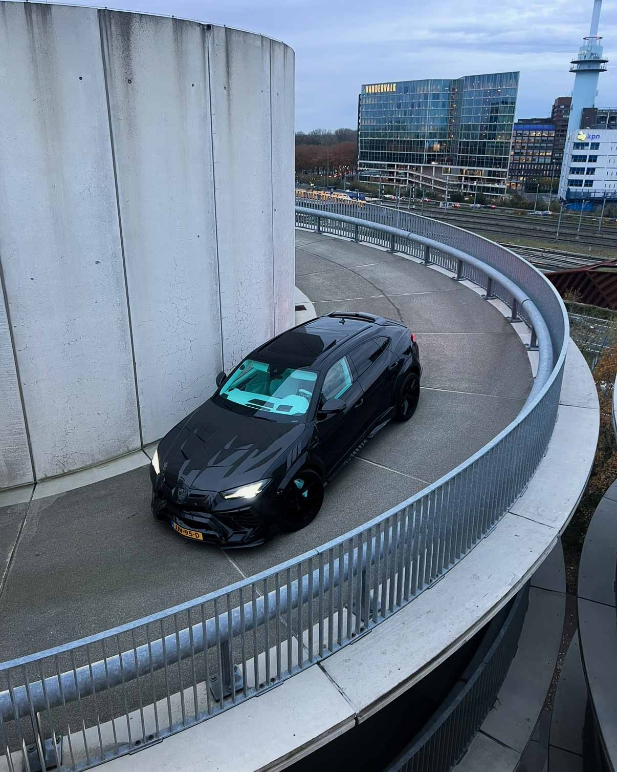 Lamborghini Urus Mansory Tiffany 5