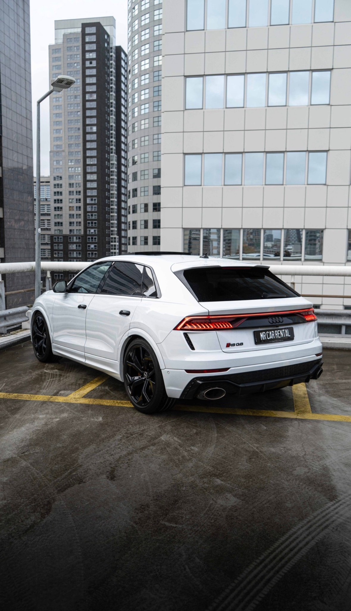 Audi RSQ8 Akrapovič 3