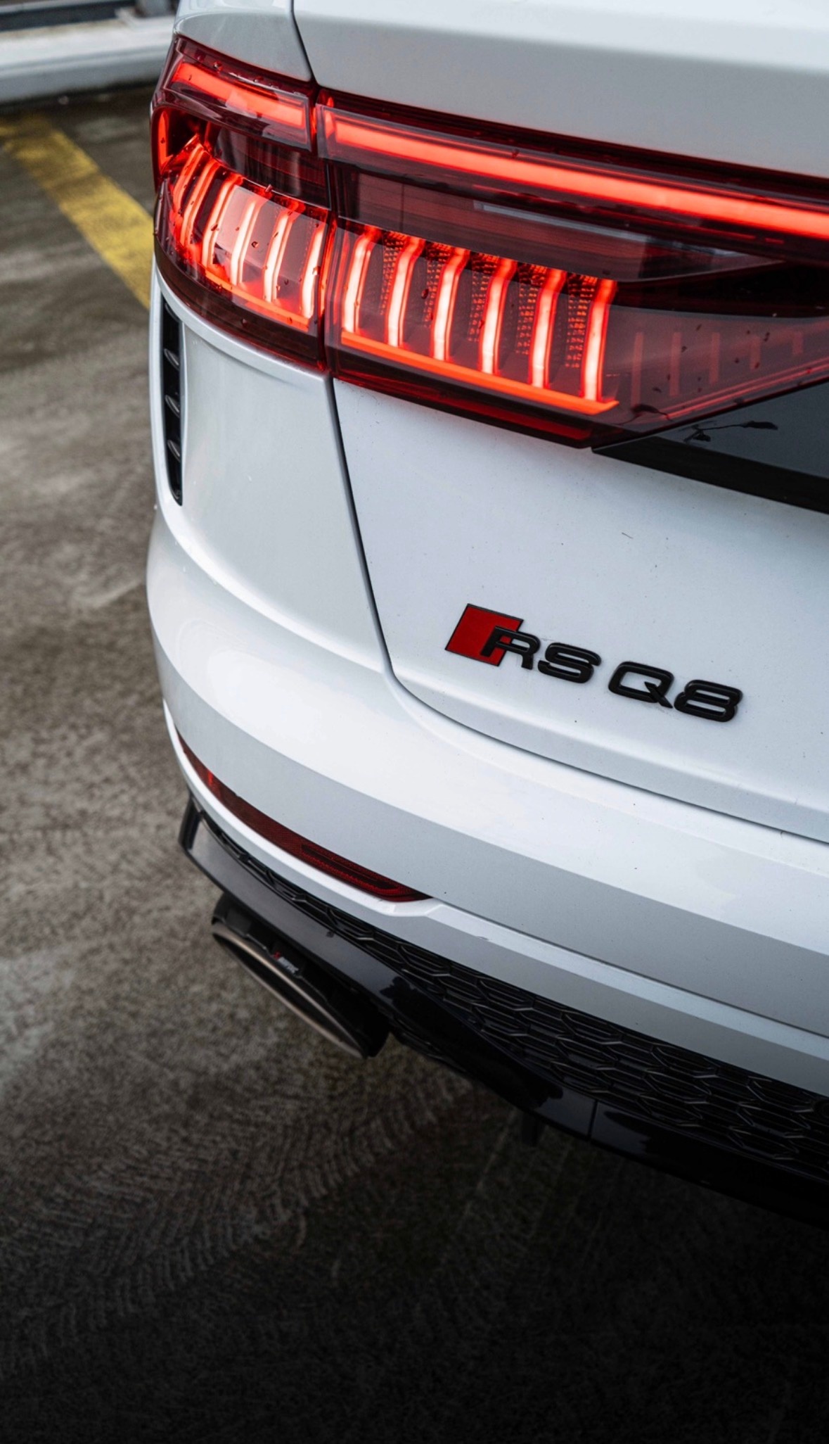 Audi RSQ8 Akrapovič 6