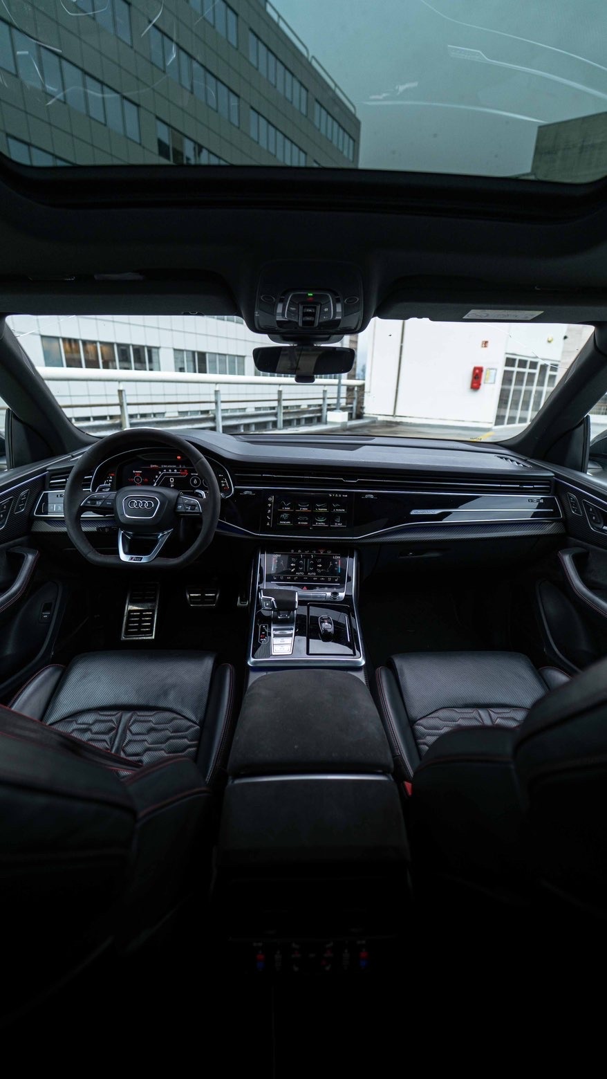 Audi RSQ8 Akrapovič 7