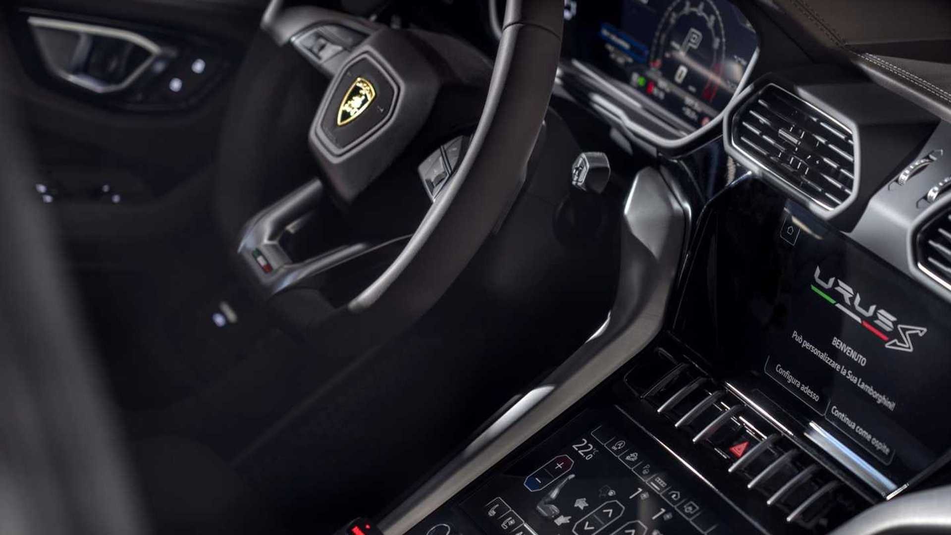 Lamborghini Urus S 6