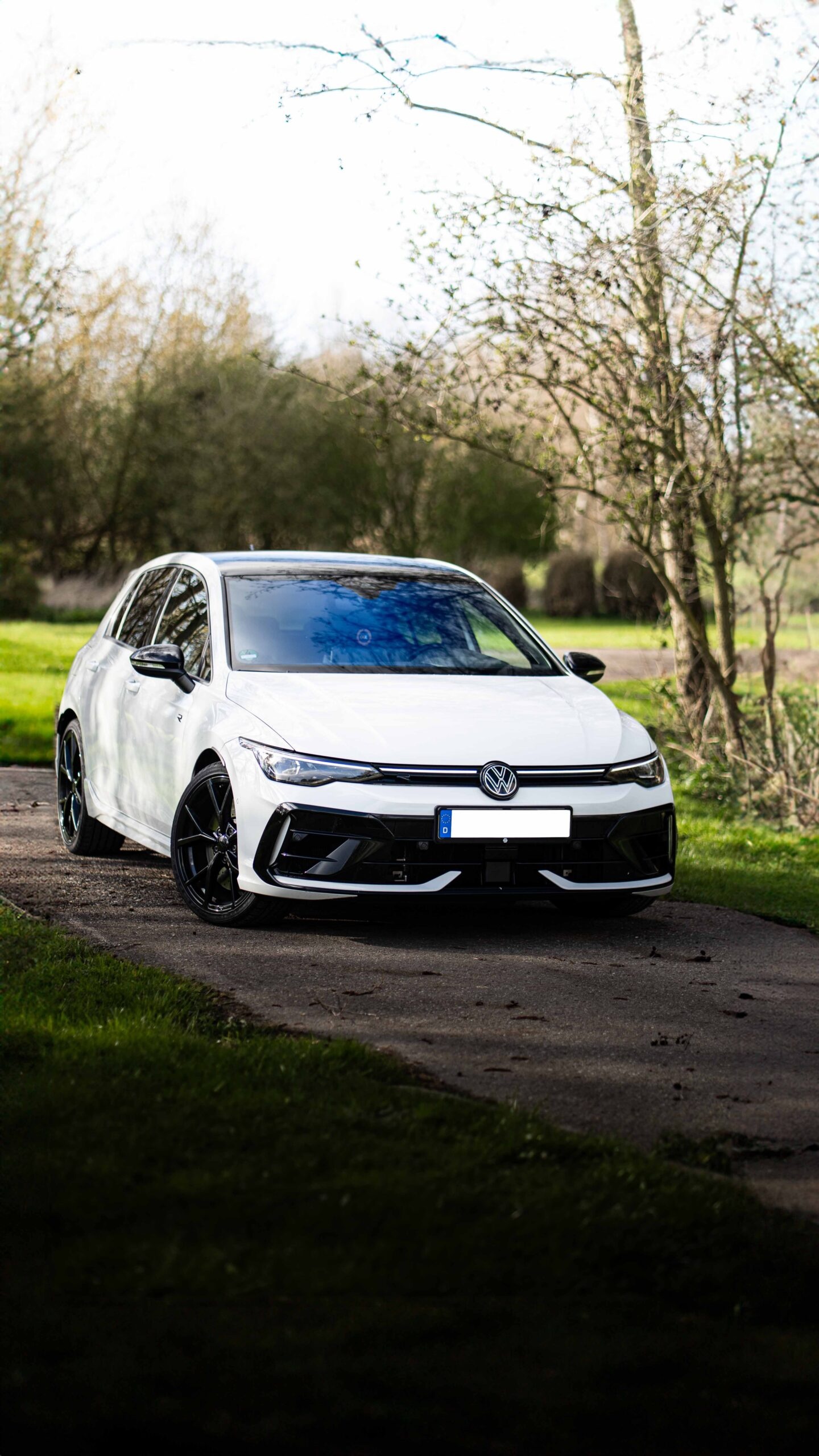 Volkswagen Golf 8.5R Black Edition huren Breda