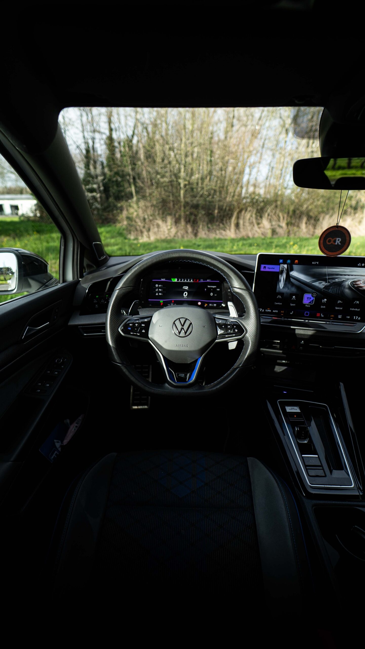 Volkswagen Golf 8.5R Black Edition 12