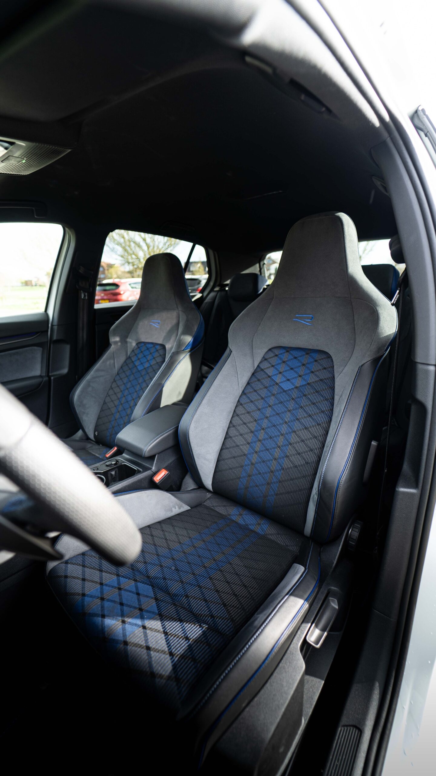 Volkswagen Golf 8.5R Black Edition 14