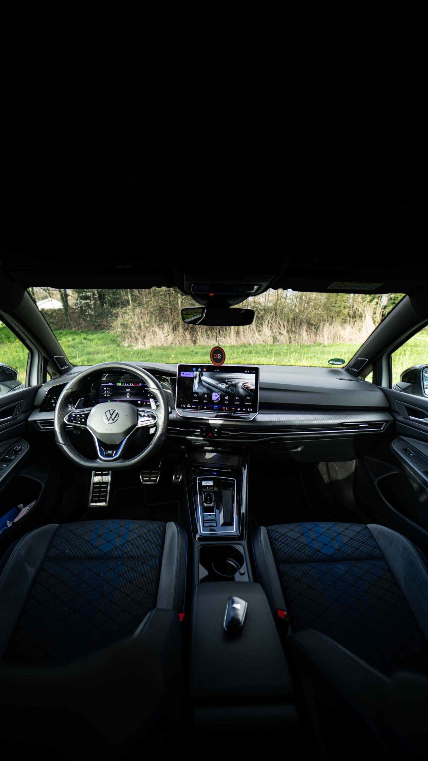 Volkswagen Golf 8.5R Black Edition 10