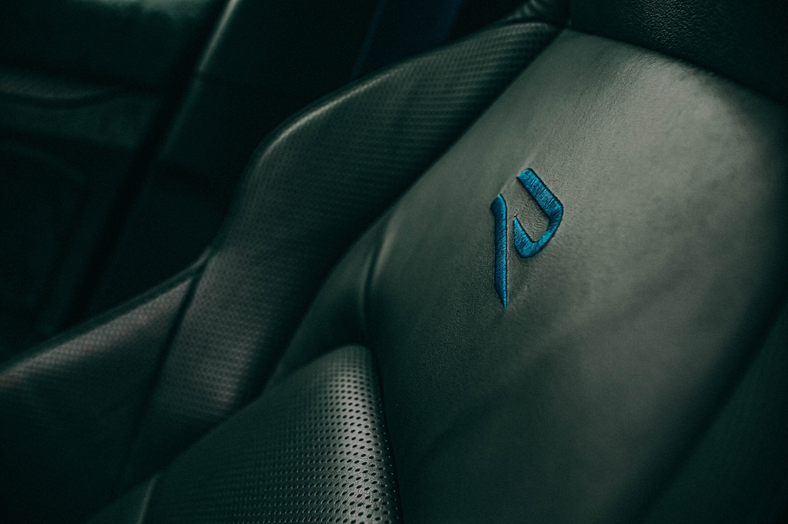 Volkswagen Golf 8 R 3
