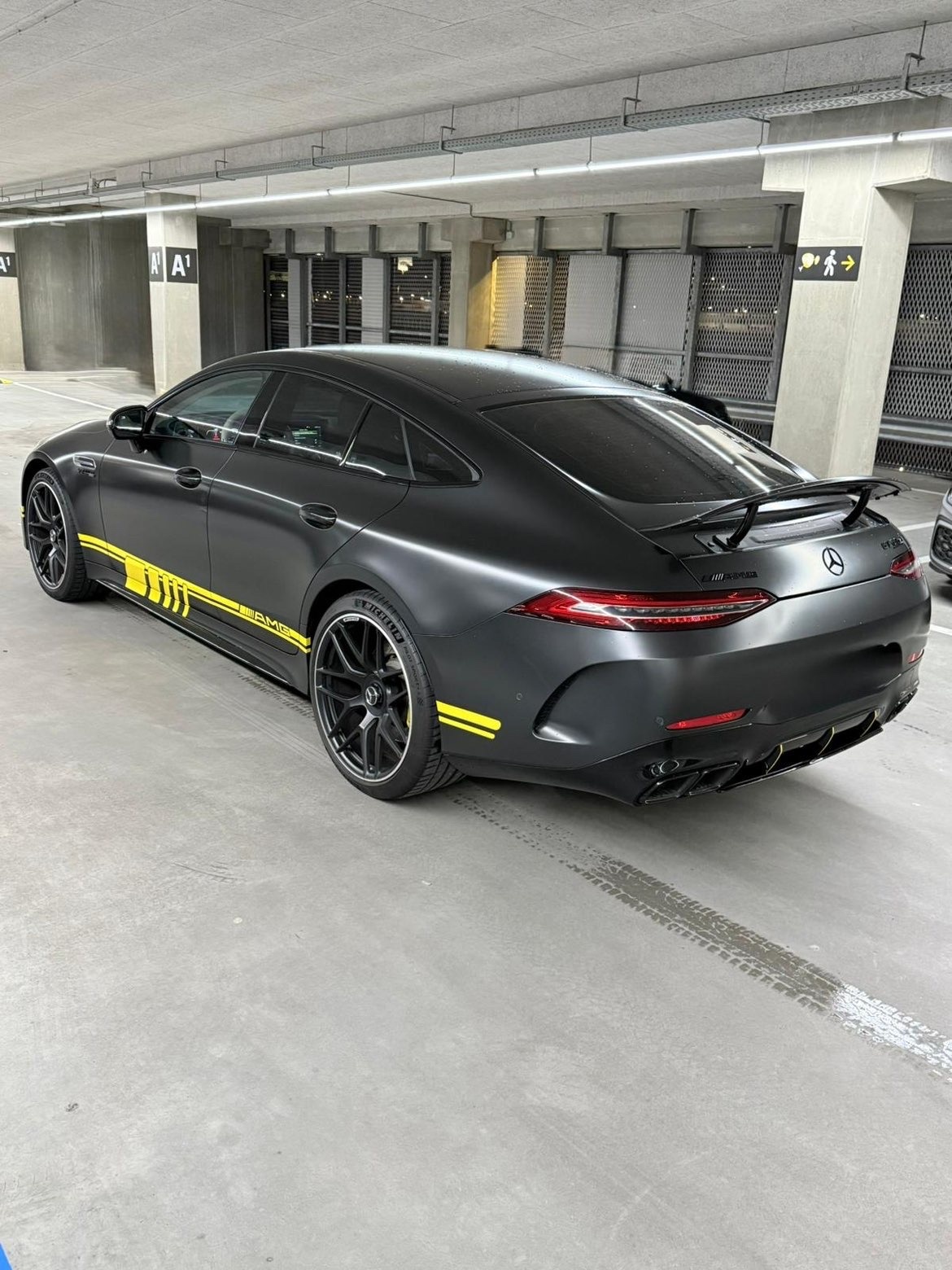 GT63S 640PK Satin Black BOMVOL NL PLATEN! 2