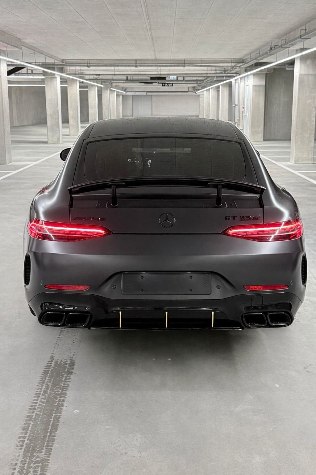 GT63S 640PK Satin Black BOMVOL NL PLATEN! 3