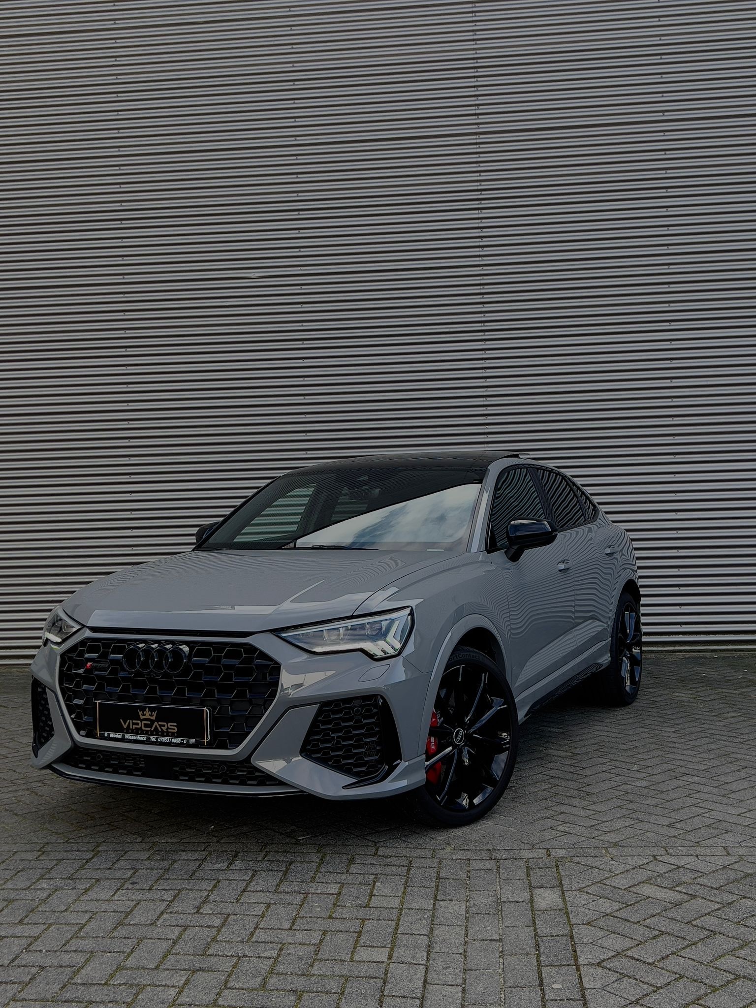Audi RSQ3 Sportback huren Amsterdam — VIP CARS Autoverhuur